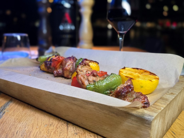 ΧΟΙΡΙΝΟ THΣ ΕΞΟΧΗΣ